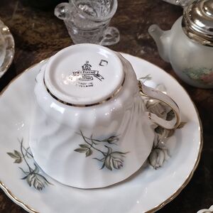 Vtg Delphine Bone China Teacup & Saucer Pale White Rose Swirl Gold Trim England